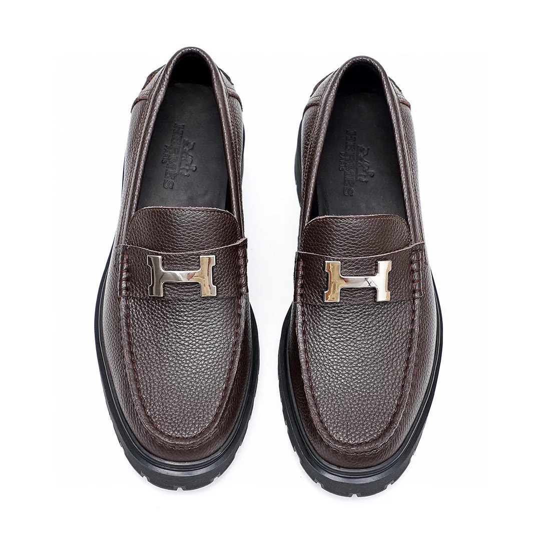 Men's shoes 💰680 💐[HERMES] popular men's shoes counter original items! The world's top brands...Luxury quality...//Fashion and high-end footwear 👍💪🏻...give you a low-key luxury comfort experience👍. The upper is made of pure Italian-imported original top-layer pebbled cowhide. Sweat-absorbent cowhide leather lining. Comfortable and breathable. The original rubber-plastic flower foam light outsole is high-end and classy. Luxurious and noble!! .. OEM factory shipment [Hug] stall.. Original plate. Welcome to taste..39-45 (38.45.46🉑️Customized)